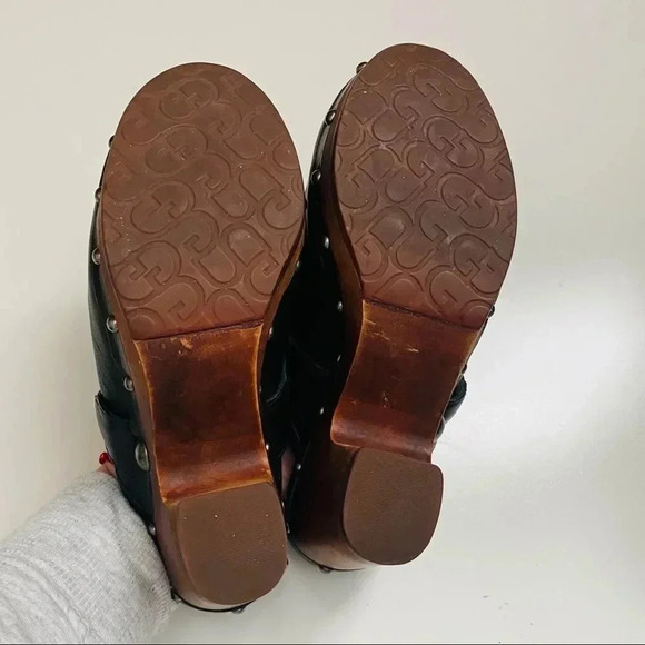 Ugg Kaylee Leather Clogs - Picture 8 of 8